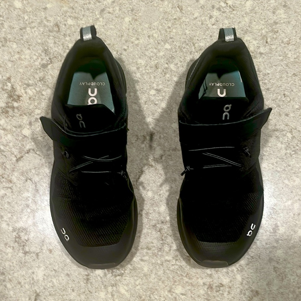 On Clouds Velcro sneakers